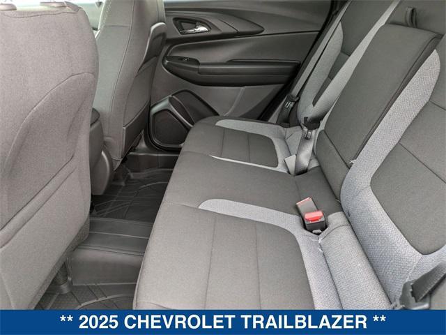 new 2025 Chevrolet TrailBlazer car, priced at $30,080