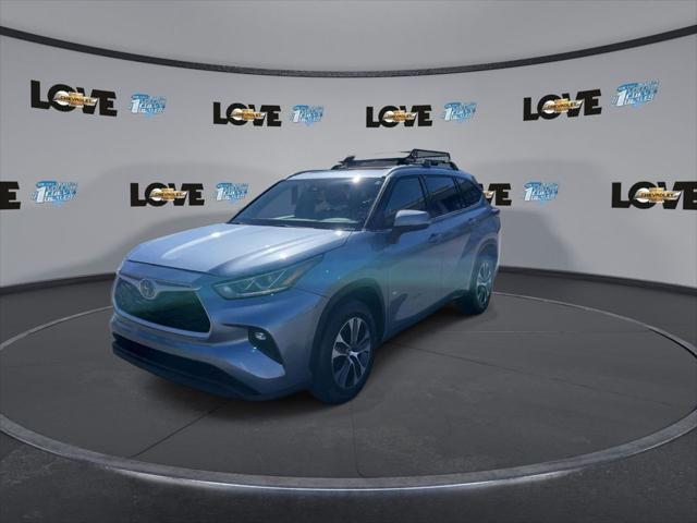 used 2022 Toyota Highlander car, priced at $31,444