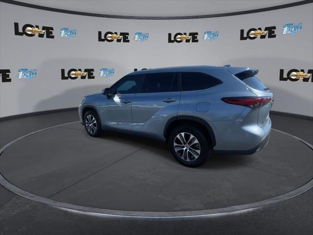 used 2023 Toyota Highlander car, priced at $36,889