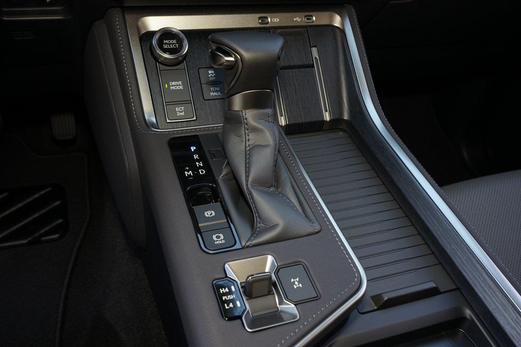 used 2025 Lexus GX 550 car, priced at $85,991