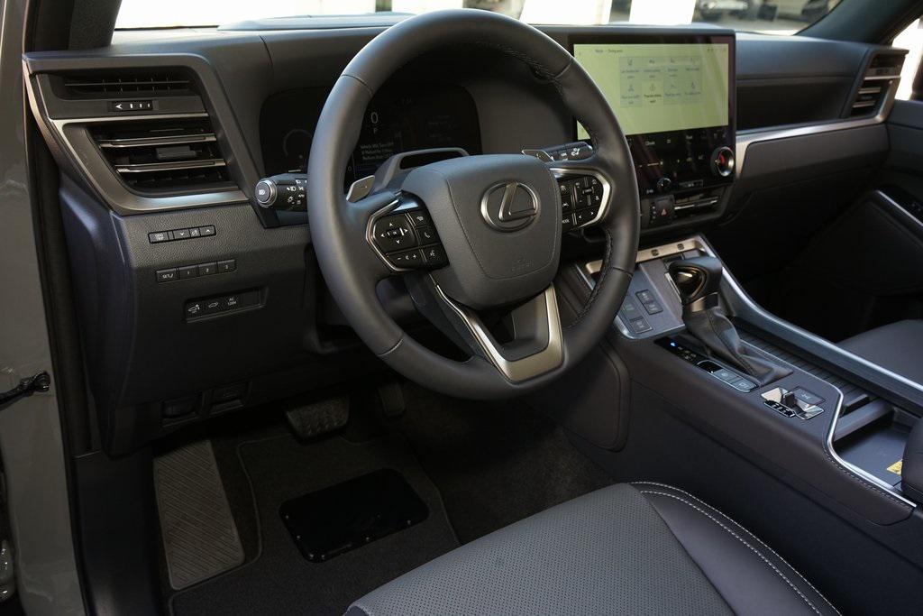 used 2025 Lexus GX 550 car, priced at $85,991