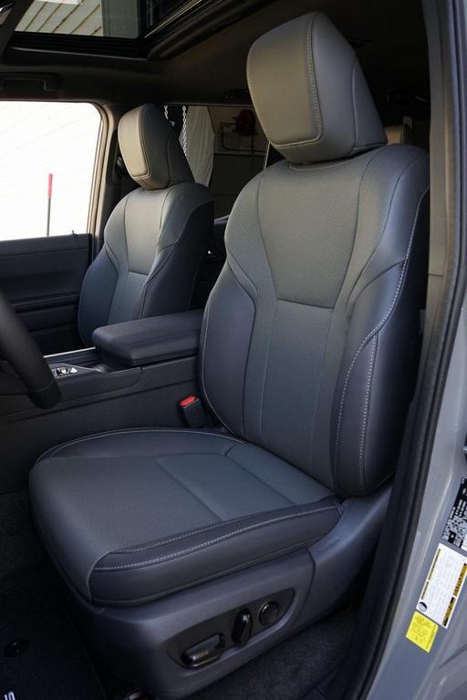 used 2025 Lexus GX 550 car, priced at $85,991