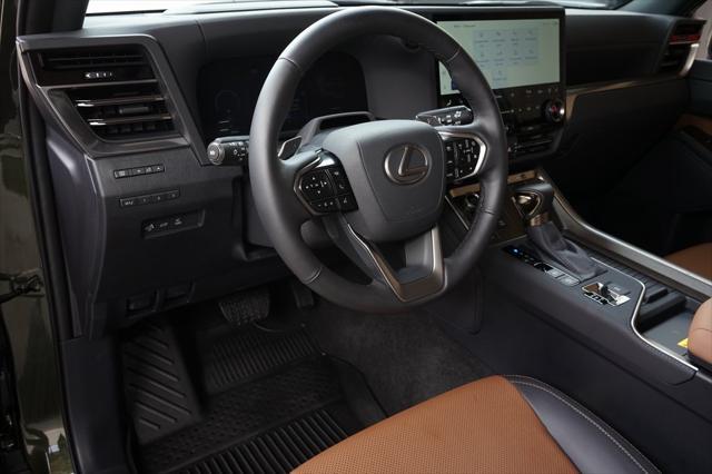 used 2025 Lexus GX 550 car, priced at $85,991