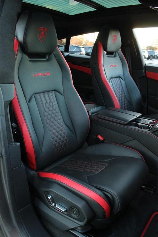 used 2023 Lamborghini Urus car, priced at $235,991