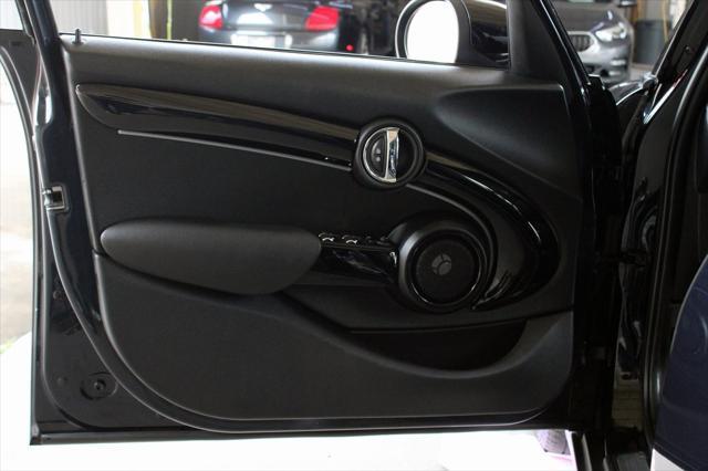 used 2023 MINI Hardtop car, priced at $27,491