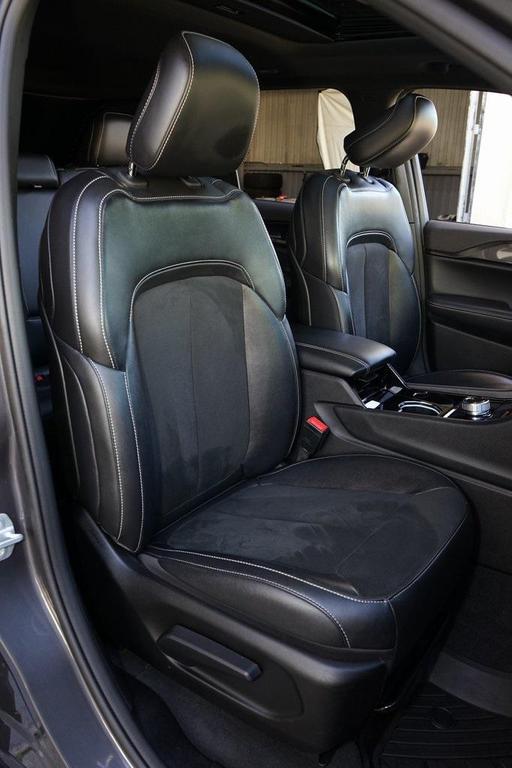 used 2022 Jeep Grand Cherokee car, priced at $33,991