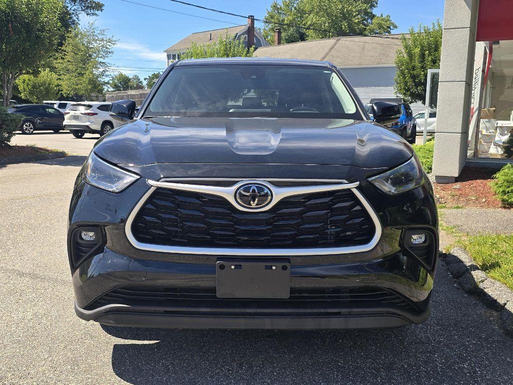 used 2022 Toyota Highlander car, priced at $31,995