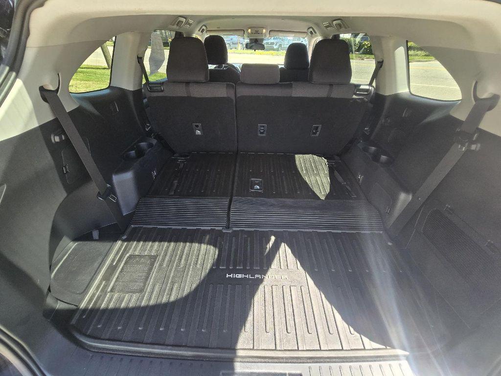 used 2022 Toyota Highlander car, priced at $31,995