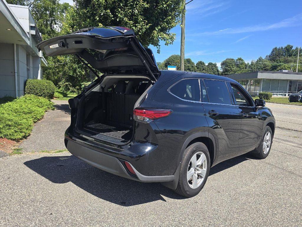 used 2022 Toyota Highlander car, priced at $31,995