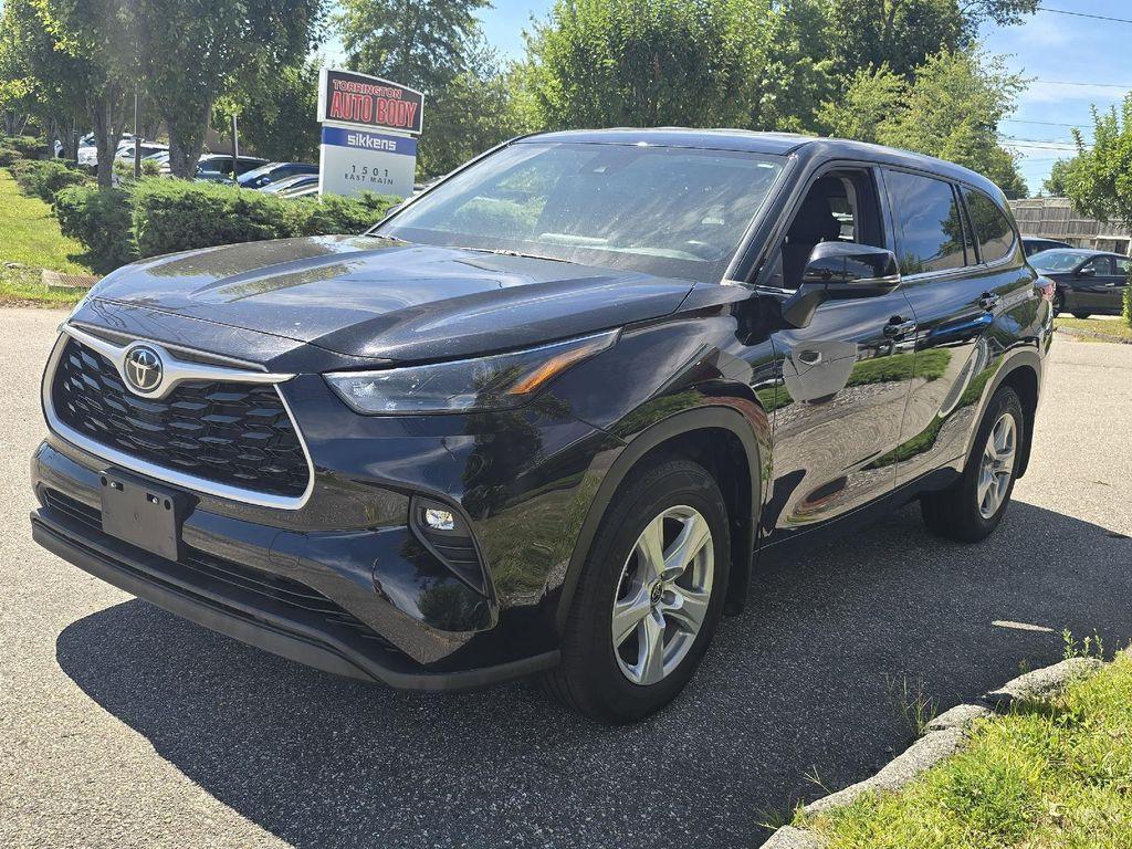 used 2022 Toyota Highlander car, priced at $31,995