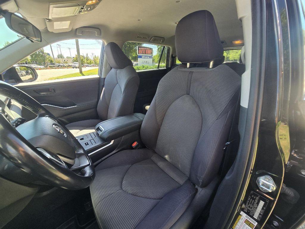 used 2022 Toyota Highlander car, priced at $31,995