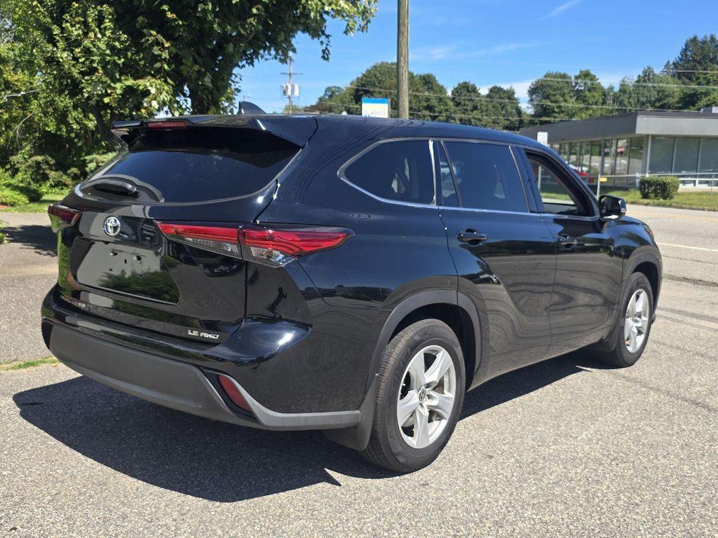 used 2022 Toyota Highlander car, priced at $31,995
