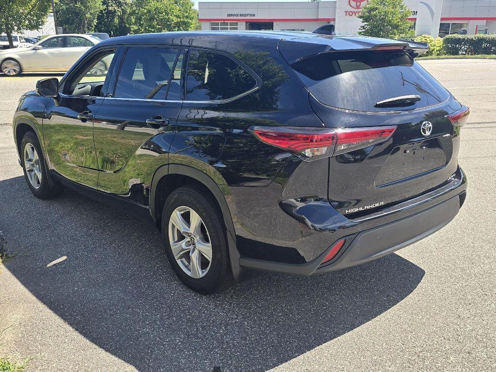 used 2022 Toyota Highlander car, priced at $31,995