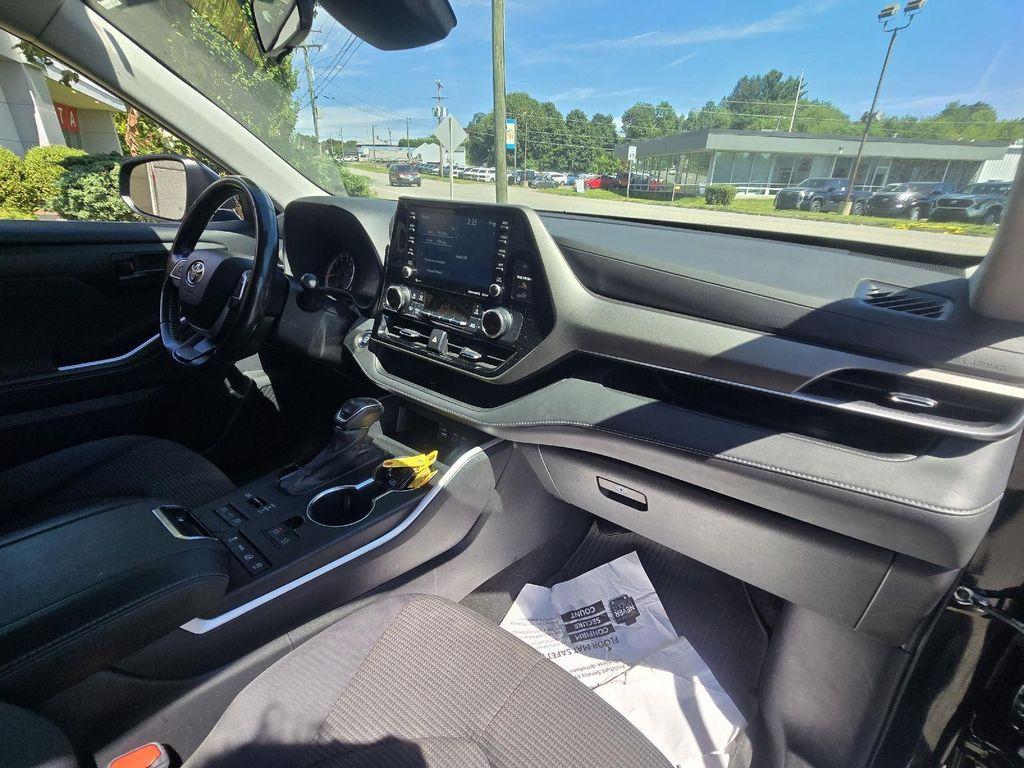 used 2022 Toyota Highlander car, priced at $31,995