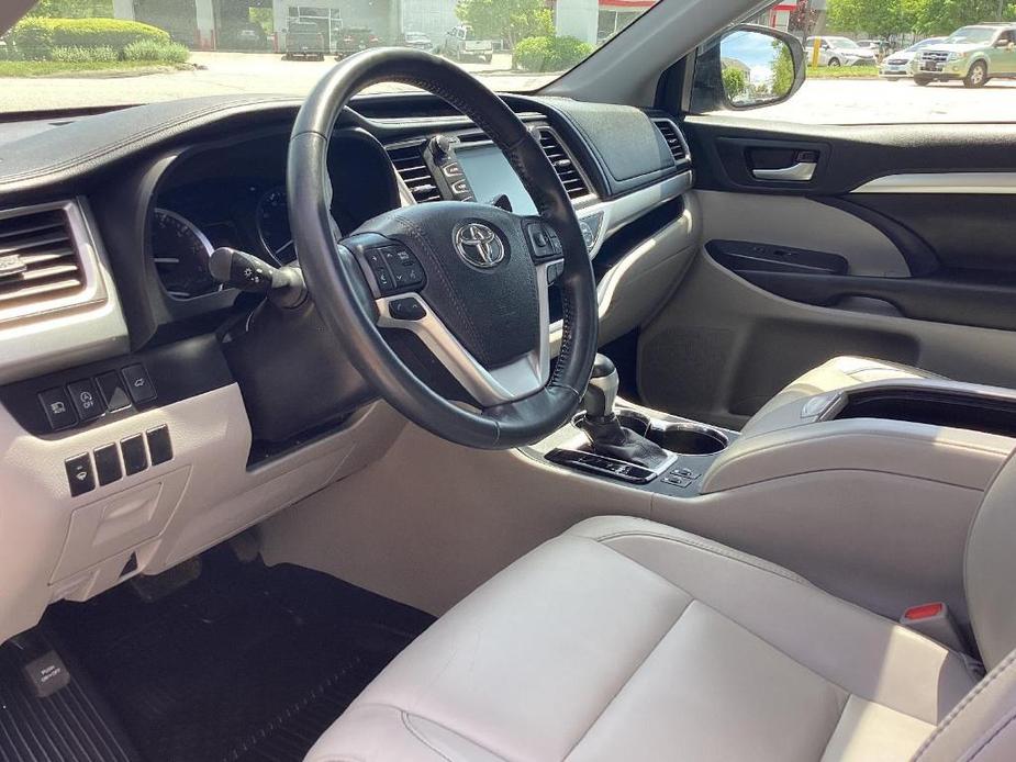 used 2017 Toyota Highlander car, priced at $27,900