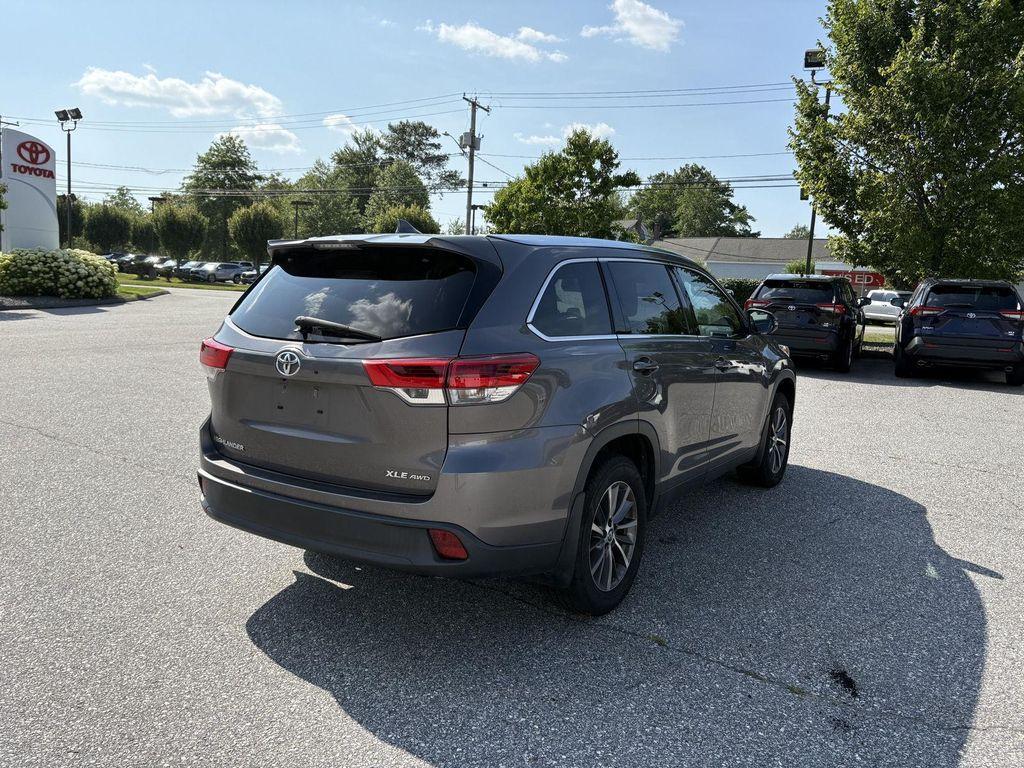 used 2019 Toyota Highlander car, priced at $26,900