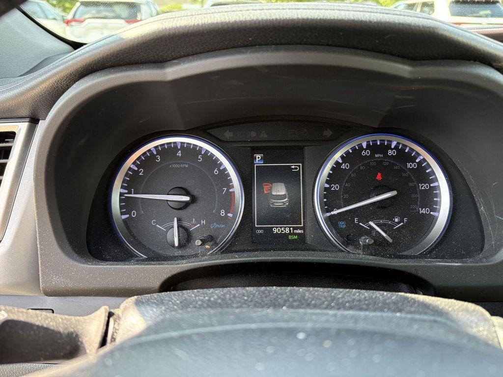 used 2019 Toyota Highlander car, priced at $26,900