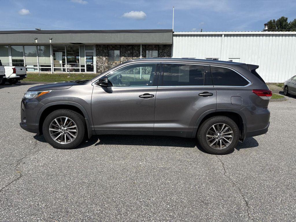 used 2019 Toyota Highlander car, priced at $26,900