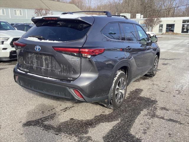 used 2022 Toyota Highlander Hybrid car, priced at $38,900