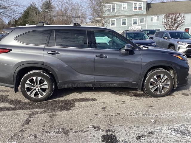 used 2022 Toyota Highlander Hybrid car, priced at $38,900