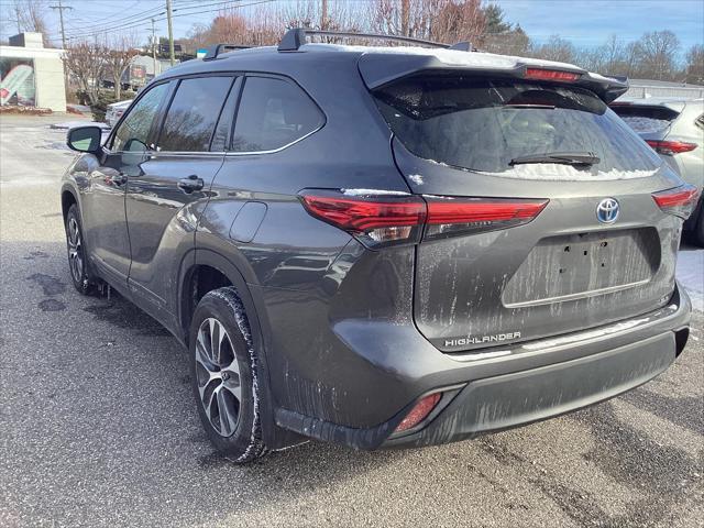 used 2022 Toyota Highlander Hybrid car, priced at $38,900