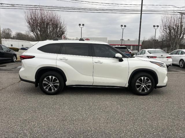 used 2021 Toyota Highlander car, priced at $35,995