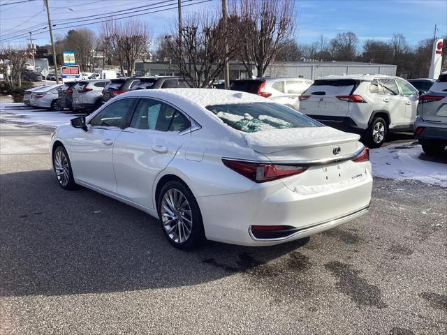 used 2023 Lexus ES 300h car, priced at $39,995