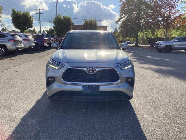 used 2021 Toyota Highlander car, priced at $31,995