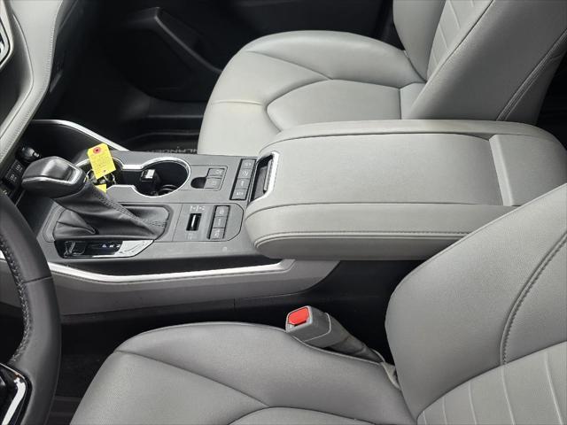 used 2021 Toyota Highlander car, priced at $34,995
