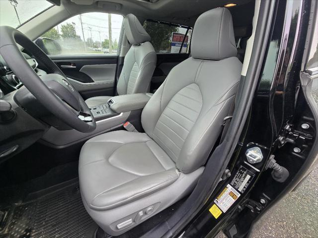 used 2021 Toyota Highlander car, priced at $34,995