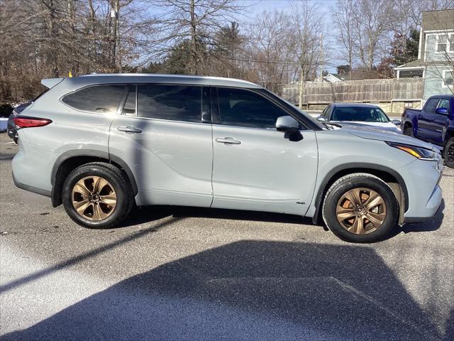 used 2022 Toyota Highlander Hybrid car, priced at $35,900