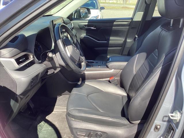 used 2021 Toyota Highlander Hybrid car, priced at $35,995