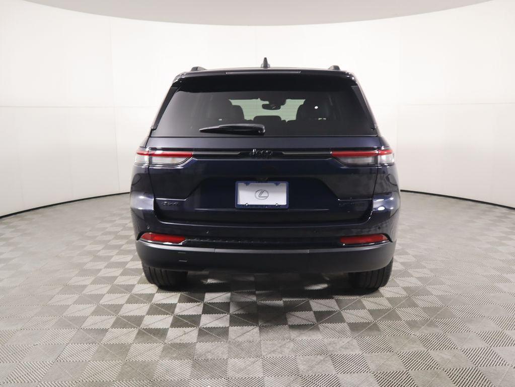 used 2024 Jeep Grand Cherokee car, priced at $35,126