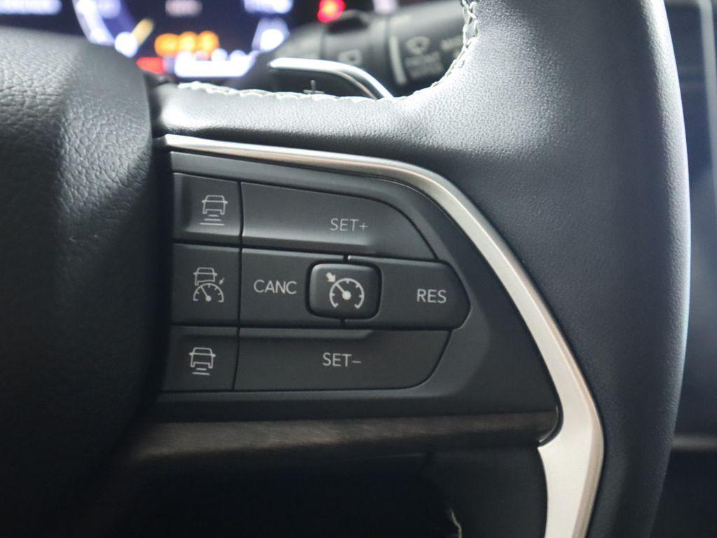 used 2024 Jeep Grand Cherokee car, priced at $35,126