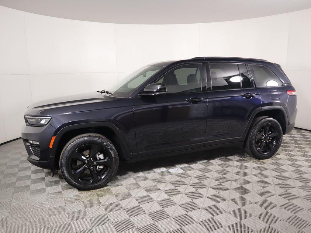 used 2024 Jeep Grand Cherokee car, priced at $35,126