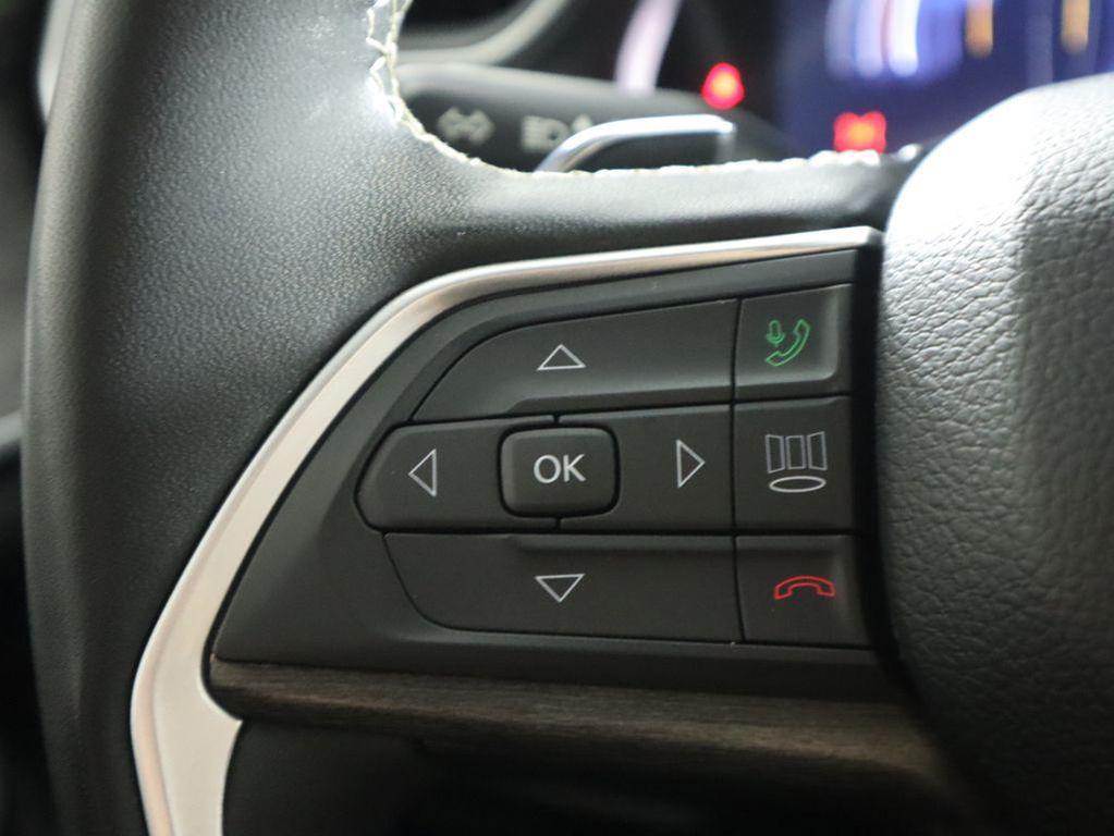 used 2024 Jeep Grand Cherokee car, priced at $35,126