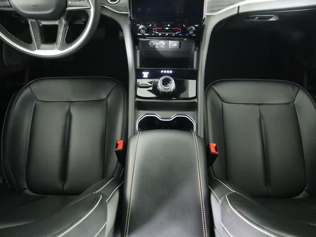 used 2024 Jeep Grand Cherokee car, priced at $35,126