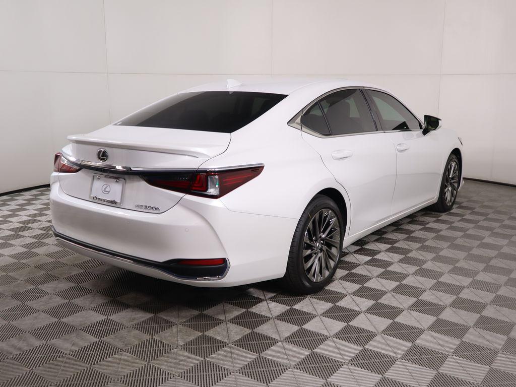 new 2025 Lexus ES 300h car, priced at $56,784