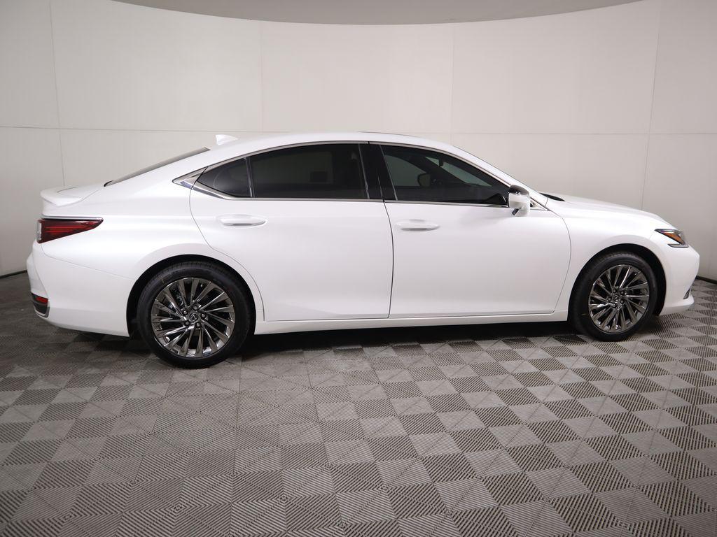 new 2025 Lexus ES 300h car, priced at $56,784