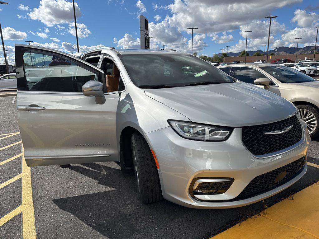 used 2022 Chrysler Pacifica car, priced at $35,331