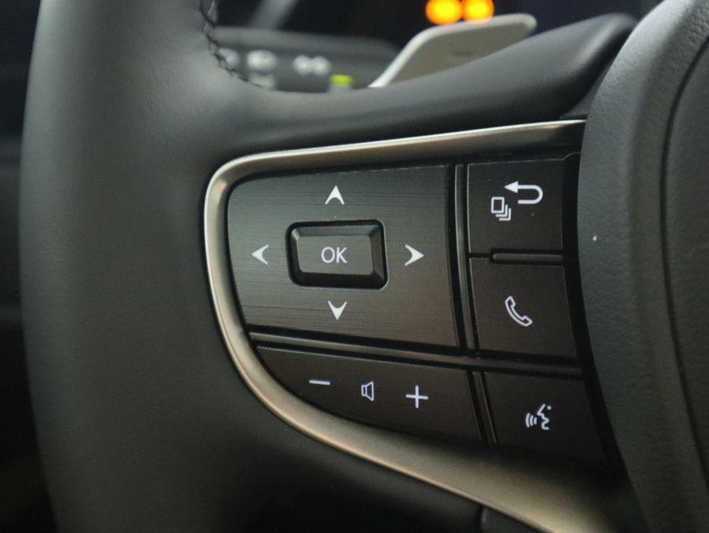 new 2025 Lexus ES 350 car, priced at $45,169