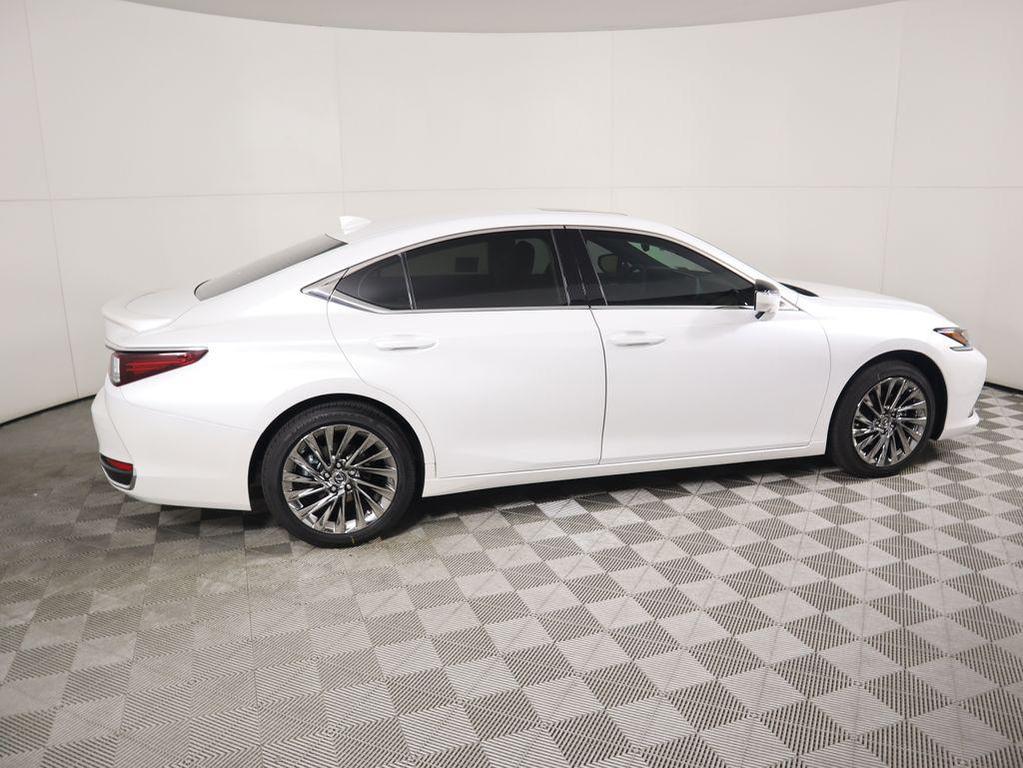 new 2025 Lexus ES 300h car, priced at $56,829