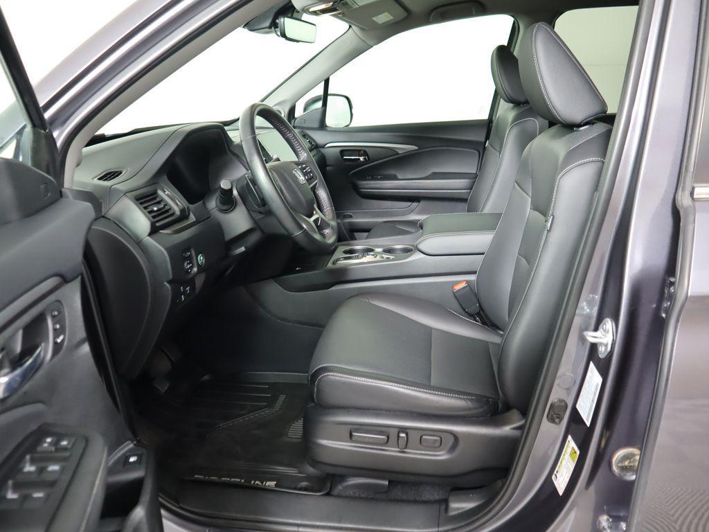 used 2024 Honda Ridgeline car, priced at $31,000