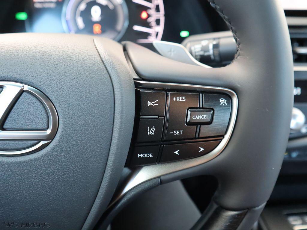 new 2025 Lexus ES 300h car, priced at $56,685