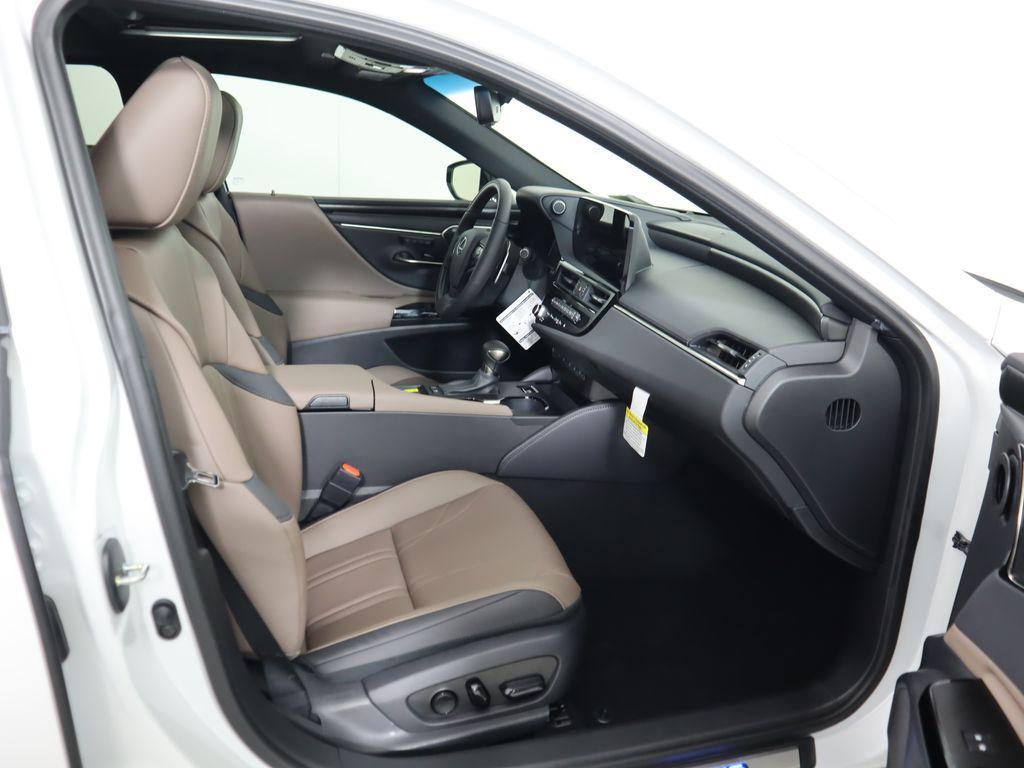 new 2025 Lexus ES 300h car, priced at $56,685