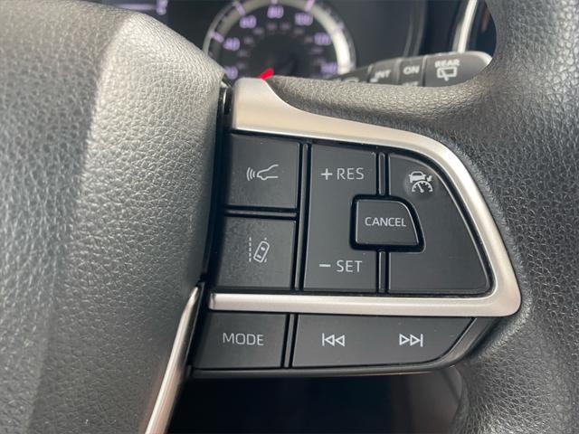 used 2022 Toyota Highlander car, priced at $32,992