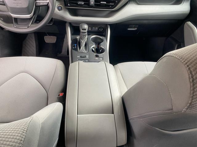used 2022 Toyota Highlander car, priced at $32,992
