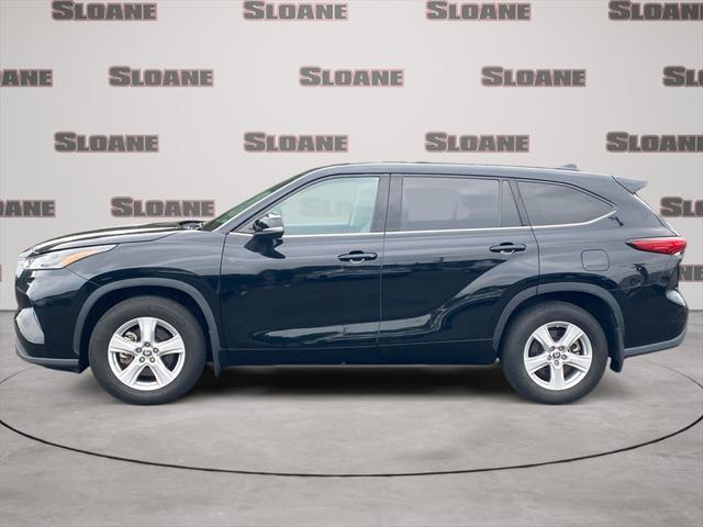 used 2022 Toyota Highlander car, priced at $32,992