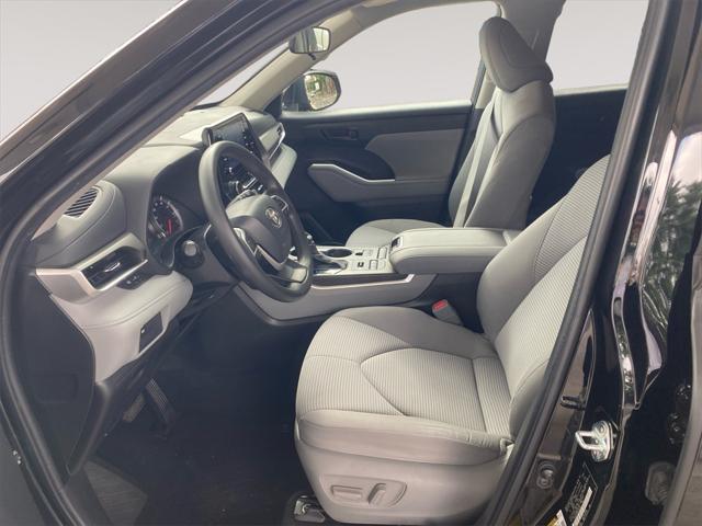 used 2022 Toyota Highlander car, priced at $32,992