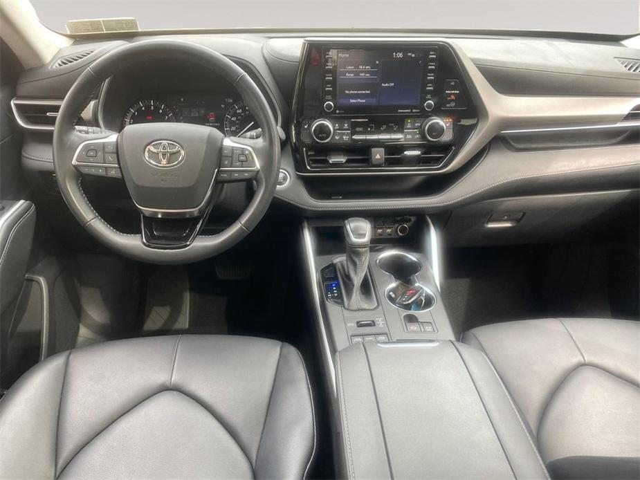 used 2021 Toyota Highlander car, priced at $31,995